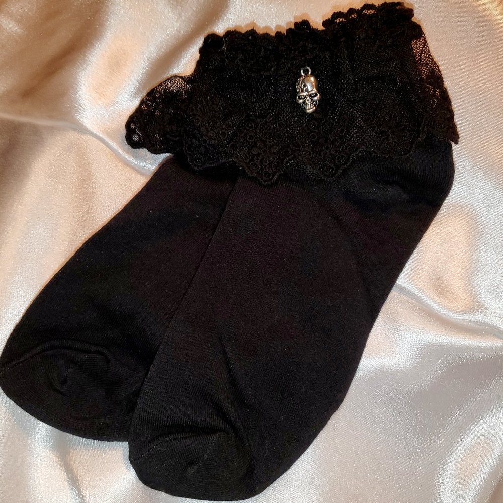 NWT, BLACK LACE ANKLE SOCKS